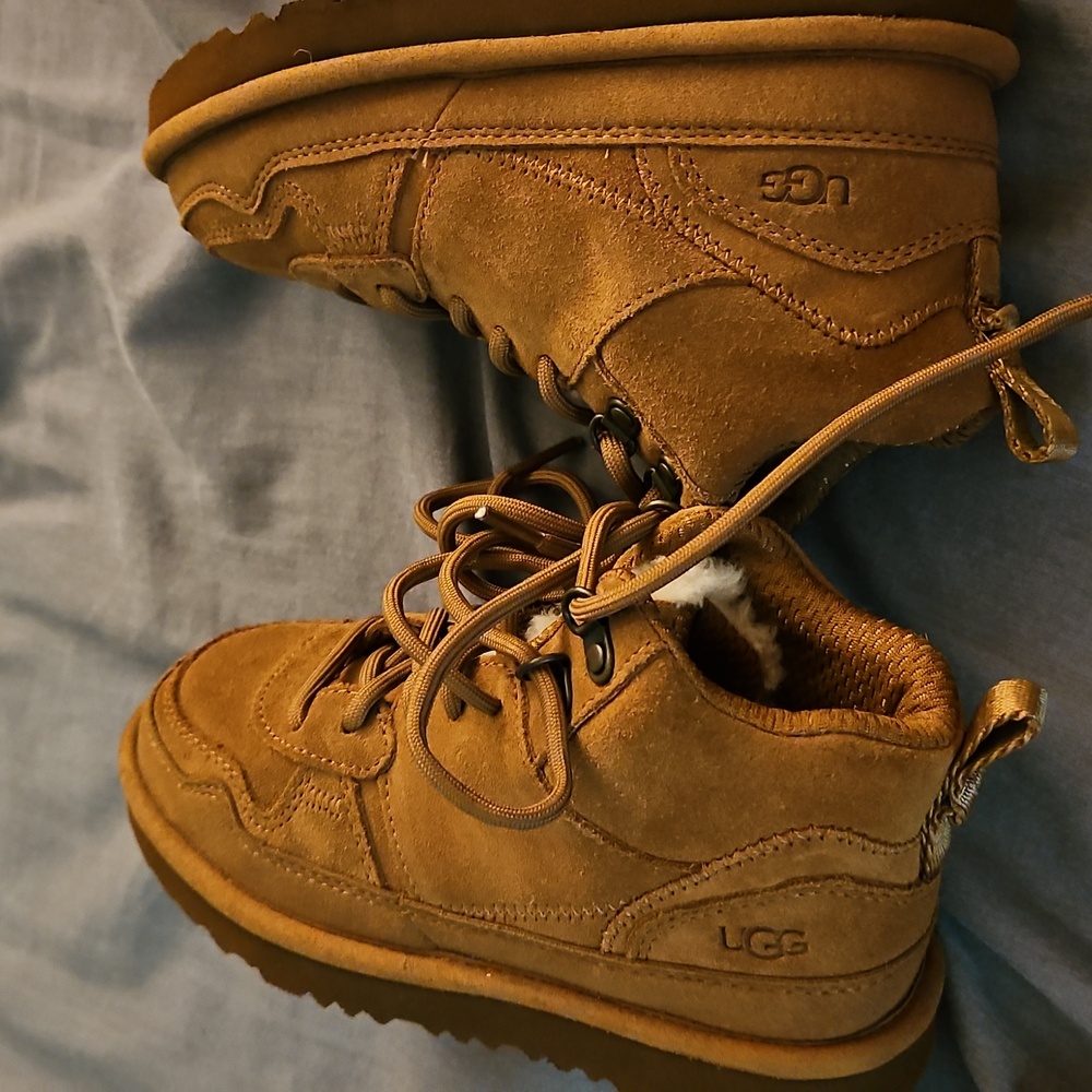 Size 13 UGG Kids Tan Lace-Up Boots - Picture 4 of 7